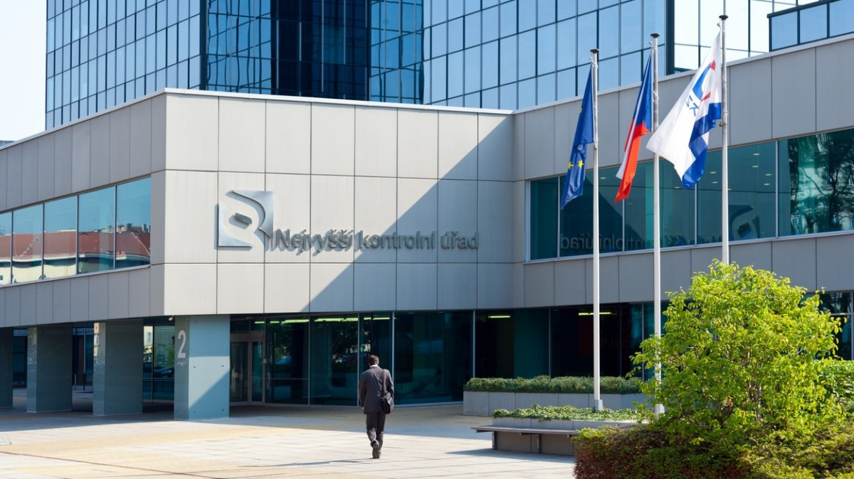 Kritika NKÚ: Stát ani po letech neví, jak pomohly investiční pobídky