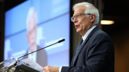 Borrell: Evropská unie stojí jednotně a solidárně za Českem, společná reakce ale nebude