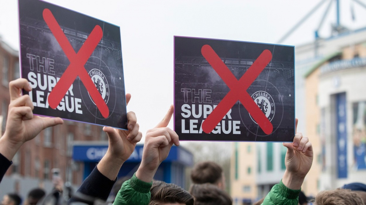 Fotbalová superliga končí dřív, než stihla začít