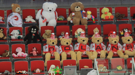 Po hokejové extralize se část fanoušků vrátí i na fotbal