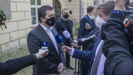 „Chci, aby se omluvili.“ Hamáček žaluje Seznam Zprávy, chce po nich 10 milionů