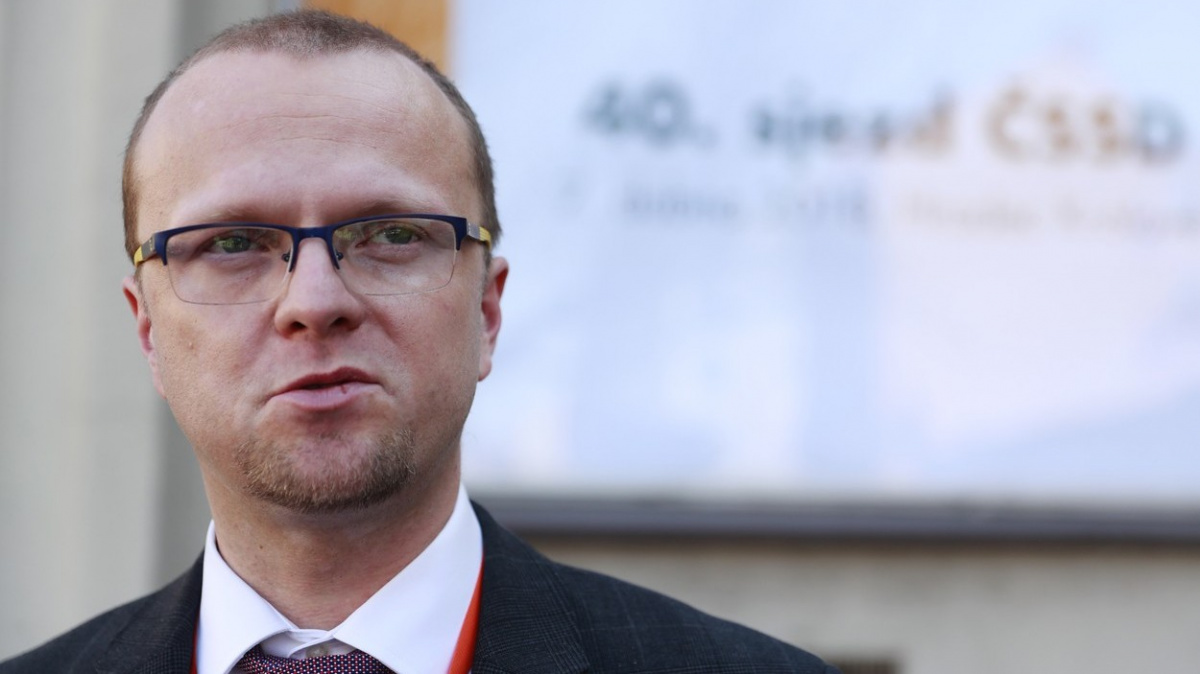 Přivezu Sputnik a získám voliče pro ČSSD, řekl údajně Hamáček hejtmanovi Netolickému