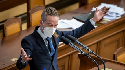 Průzkum: Obě koalice by ve volbách porazily ANO