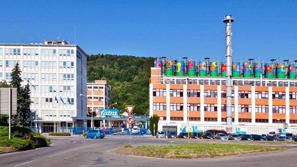 Stát i přes stopku proplatil dotaci firmě Fatra z Babišova fondu. Testuje na ní střet zájmů v Bruselu