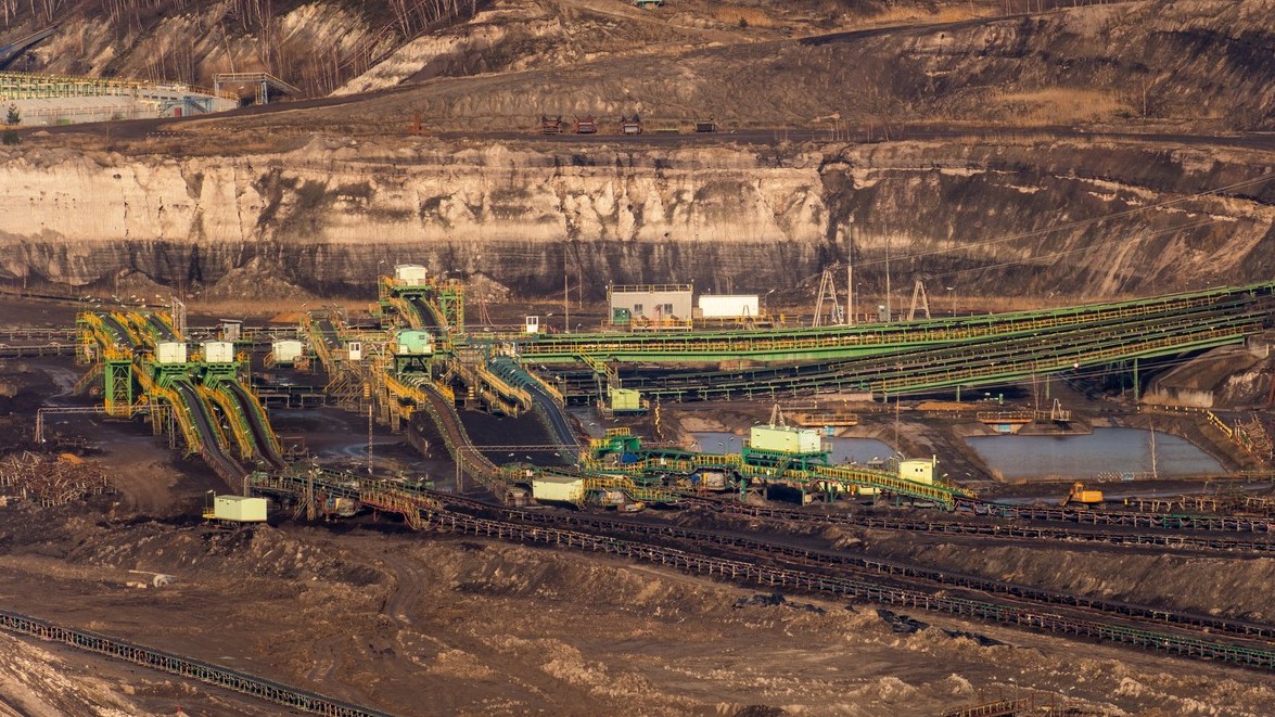 Polsko musí okamžitě zastavit těžbu v dole Turów, nařídil soud EU