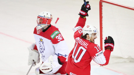 Čeští hokejisté prohráli na MS se Švýcarskem 2:5 a zůstávají ve skupině bez bodu
