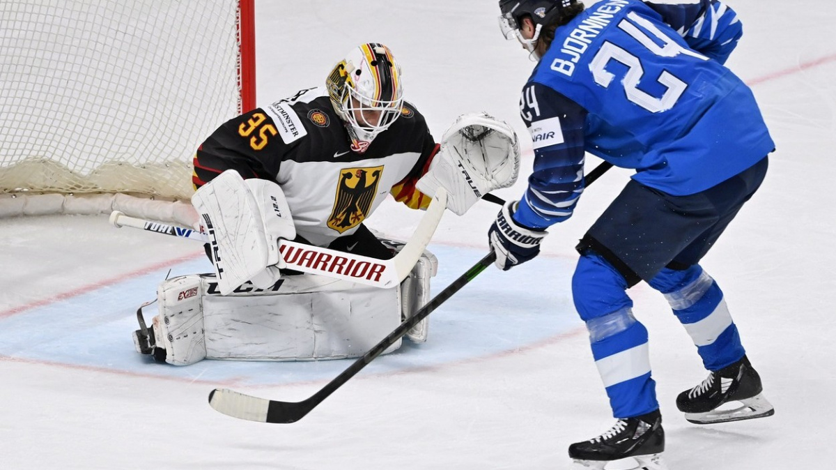 Ve finále „bláznivého turnaje“ nastoupí Kanada proti Finsku