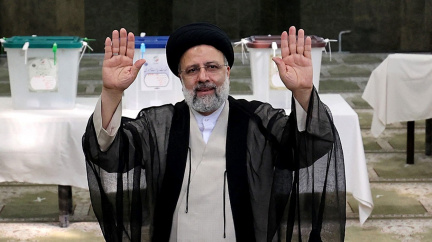Íránci zvolili prezidentem islamistického soudce, který řídil masové popravy