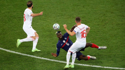 Dvě fotbalová dramata: Španělé zdolali Chorvaty, Švýcaři vyřadili favorizované Francouze