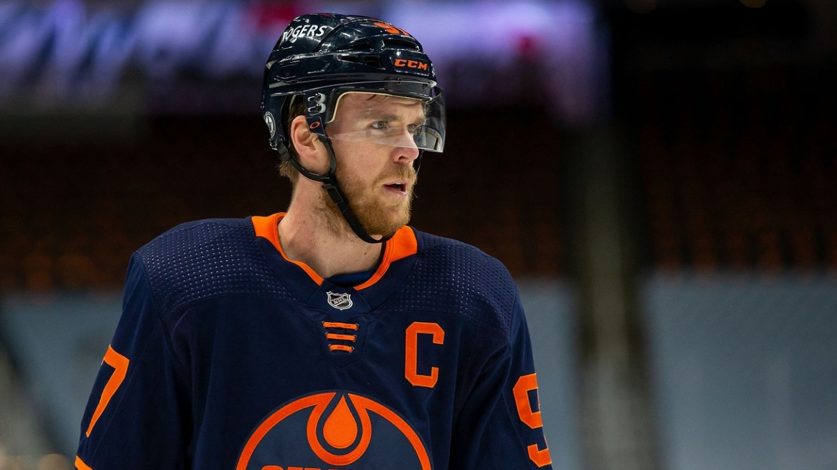 Nejužitečnější, nejproduktivnější a nejlepší: Hokejista McDavid je králem NHL