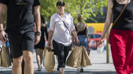 Maloobchodní tržby rostou, pomohlo rozvolnění restrikcí