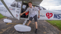 Nejmladší pilot, který obletěl svět