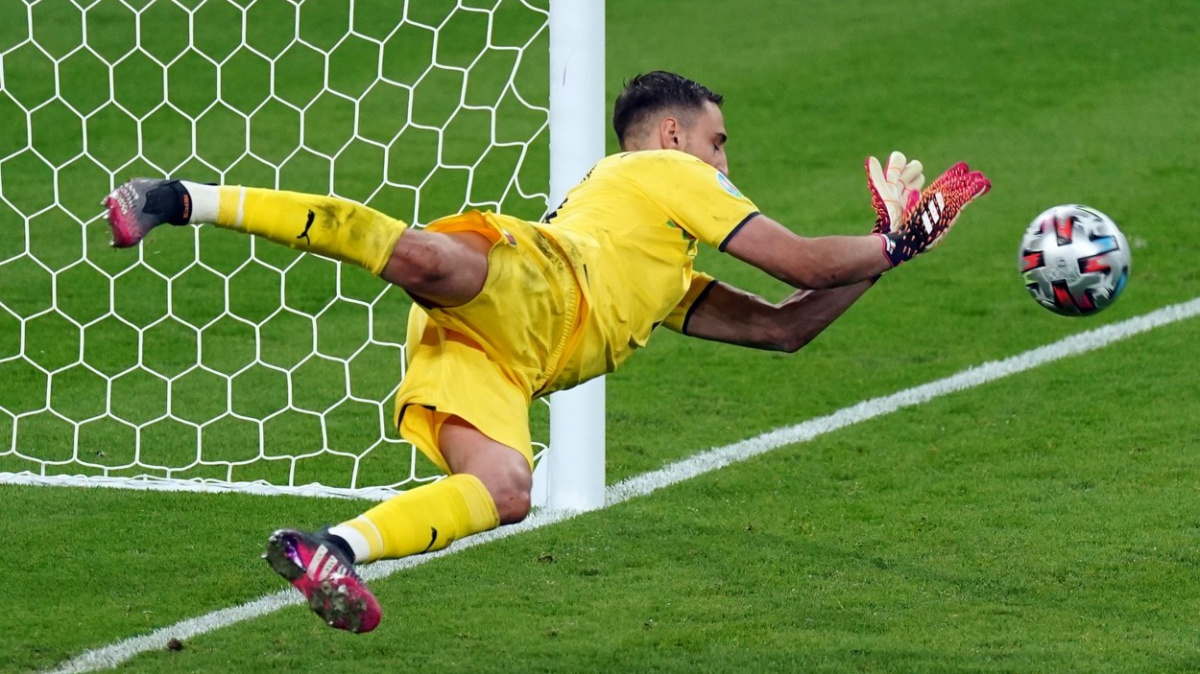 Hvězdný brankář Donnarumma si nechal vytetovat vítěznou trofej z Eura