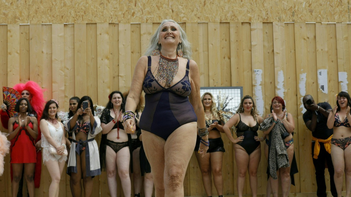 „Sexdesátnice“ - modelka, která se nebojí ukázat vrásky ani celulitidu