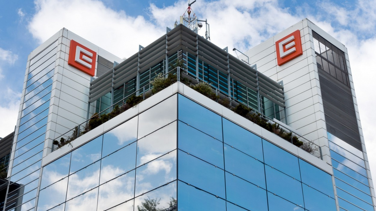 ČEZ plánuje továrnu na baterie pro elektromobily, vláda schválila memorandum