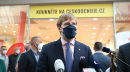 Česko a covid: Vláda podpoří PCR testy u žáků. Česko daruje vakcíny do Afriky či na Balkán