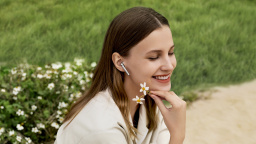 Lehčí než pírko. Sluchátka Huawei FreeBuds 4 v uších ani neucítíte