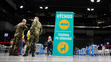Po měsíci končí nasazení 220 záložníků v očkovacím centru O2 Universum