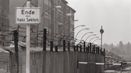 Před 61 lety roztrhli komunisté Berlín betonovou zdí