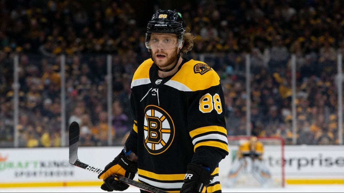 Pastrňák popáté za sebou vyhrál Zlatou hokejku