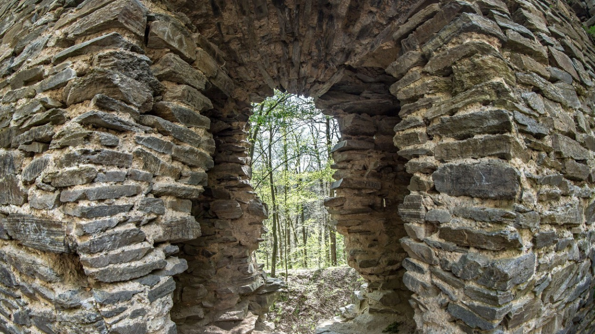Hrádek nad Vltavou nechal vystavět slavný panovník. Stihl ho však rychlý konec