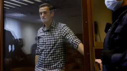 Ruský úřad hrozí firmám Apple a Google. Chce je pokutovat za Navalného volební aplikaci