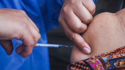 Vyspělé země mají přebytek vakcín, má jít až o 1,2 miliardy dávek