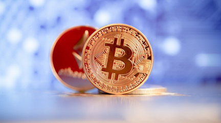 Čína označila veškeré kryptoměnové transakce za nezákonné, cena bitcoinu padá