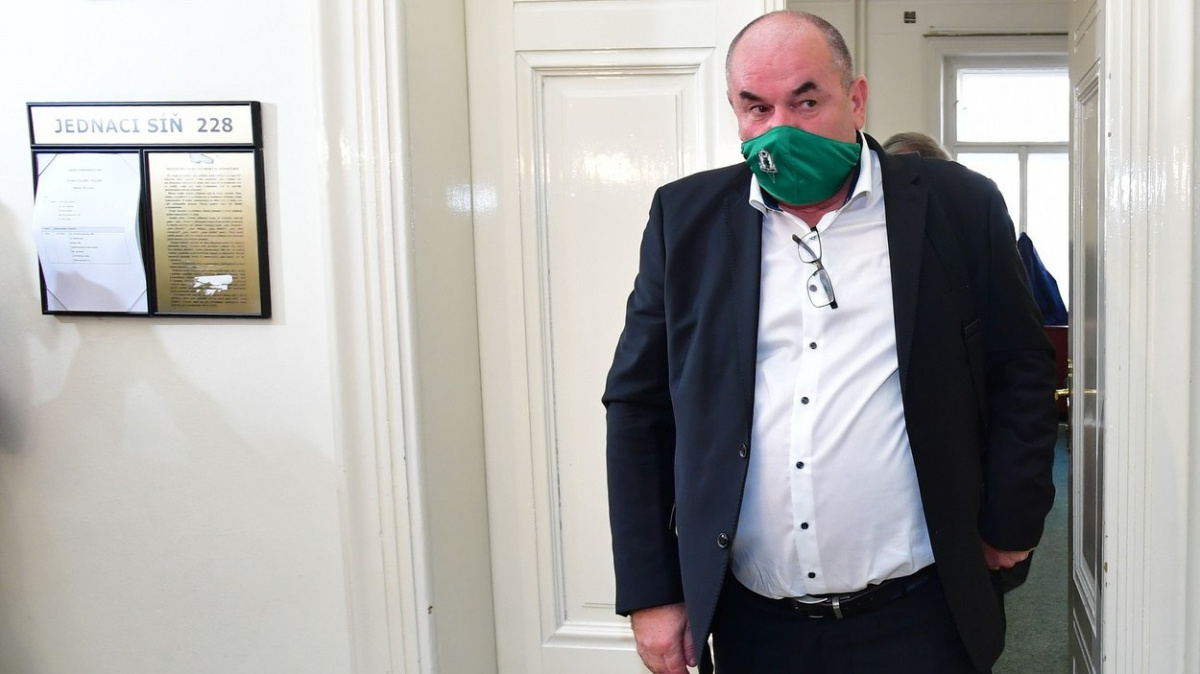 Kauza sportovních dotací: Státní zástupce žádá pro Peltu devět let, pro Janstu pět