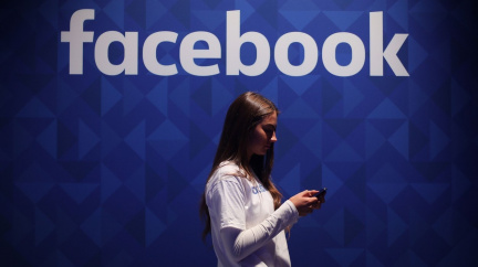 Facebook chce v EU zaměstnat 10 tisíc lidí, plánuje budovat virtuální vesmír