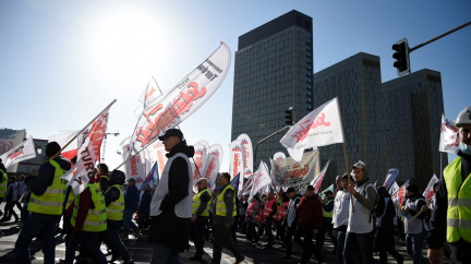 Polští odboráři protestovali proti zavření dolu Turów před ambasádou ČR v Lucembursku