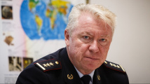 Policejní exředitel Husák byl za party v Teplicích potrestán. Paroubek sankcím unikl