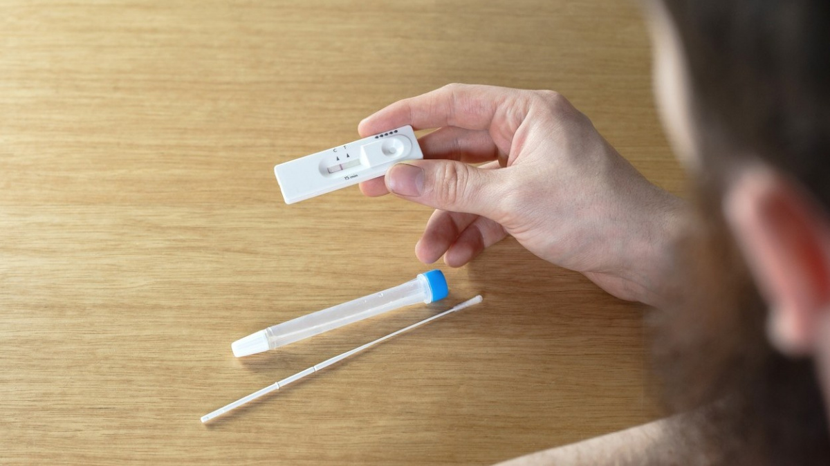 Antigenní testy a samotesty přestanou platit, navrhne vláda