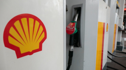 Shell mění podnikovou strukturu, zkrátí název a daně bude platit v Británii