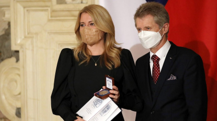 Slovenská prezidentka v Česku: Čaputová se setkala se Zemanem a vystoupila v Senátu