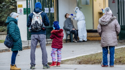 Aktualizováno: Včera přibylo přes 14 tisíc případů. Testy už nebudou uznávané jako covidový certifikát