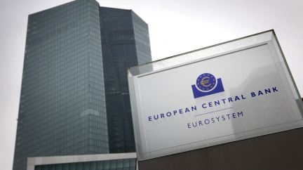 Banky v eurozóně neplní cíle v oblasti klimatických rizik, kritizuje ECB