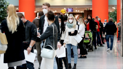 Rekord v počtu nakažených: V úterý testy odhalily téměř 26 tisíc nových případů