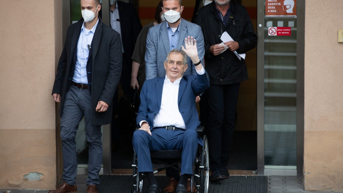 Prezident Zeman bude nejspíš ve čtvrtek propuštěn z nemocnice