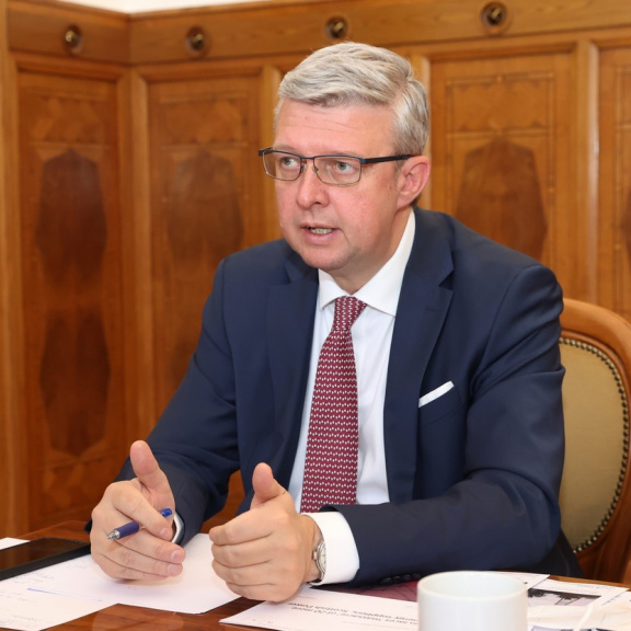 Stát poskytne pomoc podnikatelům až do 90 procent nákladů, informoval Havlíček