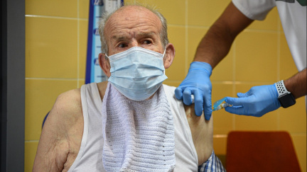 Fialova vláda zruší povinné očkování lidí nad 60 let, slibuje Jurečka