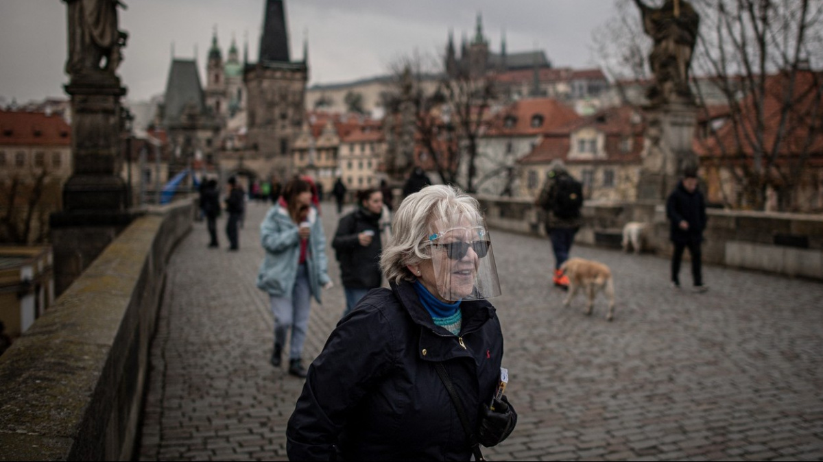 Ve čtvrtek přibylo 14 229 nakažených. Ve sbírce zákonů vyšla vyhláška o povinném očkování