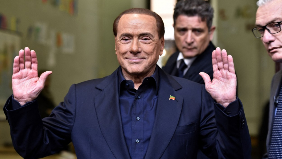 L’Italia si prepara alle elezioni presidenziali.  Anche l’ex presidente del Consiglio Berlusconi vuole nominare Berita