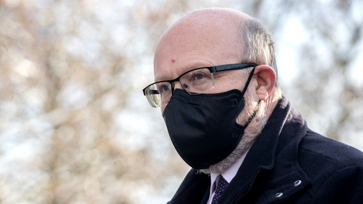 Testování ve školách a třetí dávka pro všechny nad 30 let. Vláda představila nová opatření