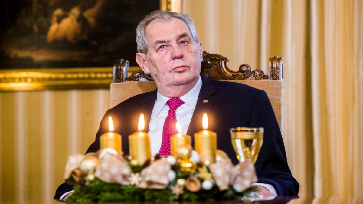 Zemanovo vánoční poselství: Povinně očkovat a pryč s daňovými výjimkami i s ‚Gretou‘