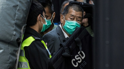 Šířil „buřičský tisk“. Hongkongský mediální magnát Jimmy Lai čelí novému obvinění