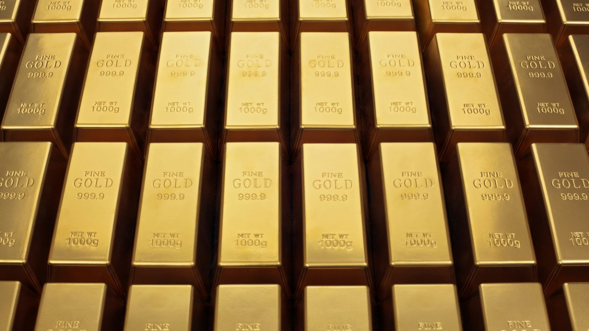 Drahé kovy loni zlevnily, ropa a průmyslové kovy naopak výrazně zdražily