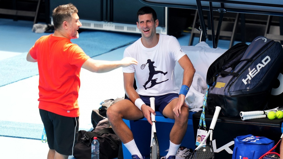 Djoković sice trénoval, ministr ale stále nerozhodl a případ zkoumá