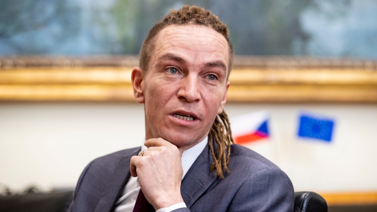 Vláda chce odklad části stavebního zákona projednat zrychleně, uvedl Bartoš