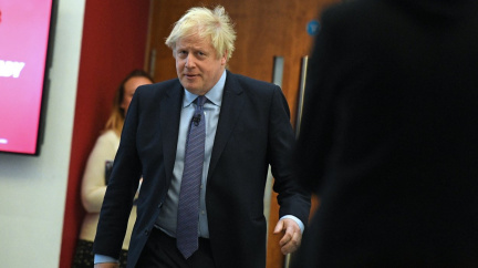 Premiér Johnson si údajně myslel, že party v jeho sídle je pracovní setkání